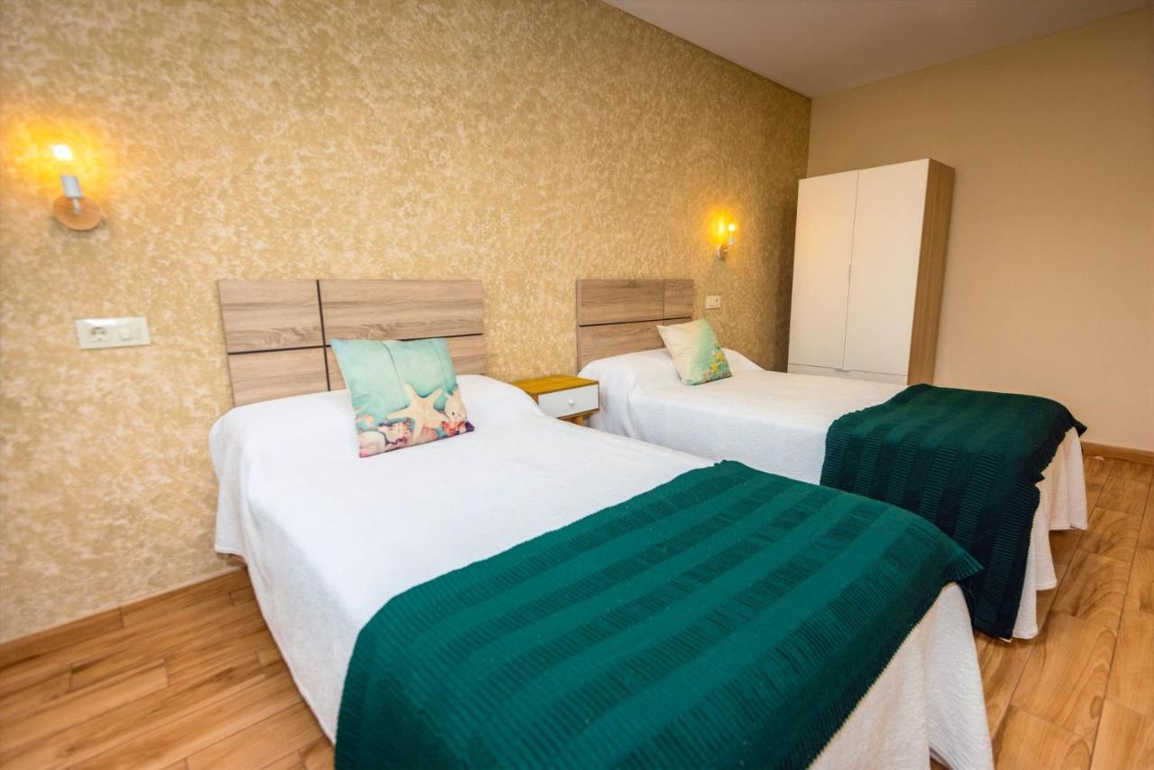 Apartamentos Navalin Tapia De Casariego Exteriör bild
